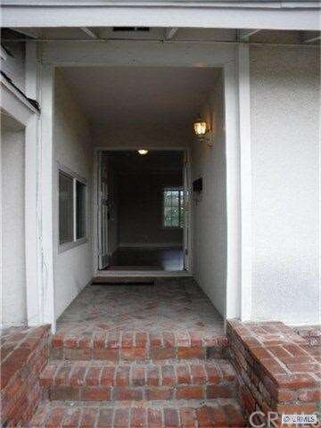 Brick double door entry