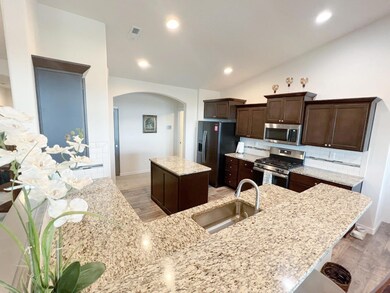 4443 SW Salmon Place, Redmond, OR 97756 - photo 4