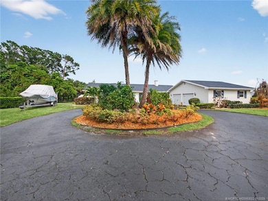 724 NW Spruce Ridge Dr, Stuart, FL 34994 - photo 5