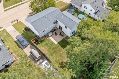 5812 Appomattox Rd, Davenport, IA 52806 - photo 3