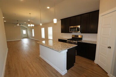 1200 Filly Creek Dr, Alvin, TX 77511 - photo 5