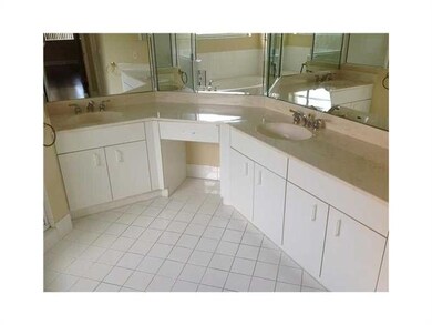 6752 NW 111th Ave, Doral, FL 33178 - photo 5