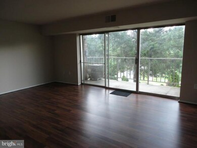 5201 Newton St unit 102, Bladensburg, MD 20710 - photo 2