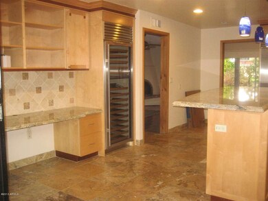 1517 E Driftwood Drive 036