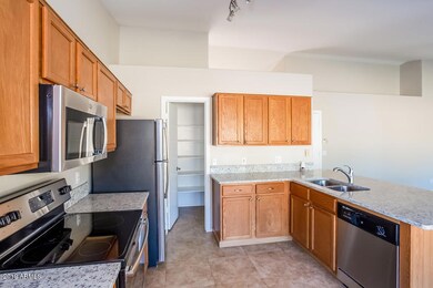 005-photo-kitchen-6619352