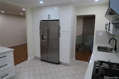 27 Heron Ln, ComMacK, NY 11725 - photo 6