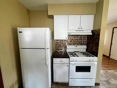 4144 Norbert Ave, Warren, MI 48091 - photo 5