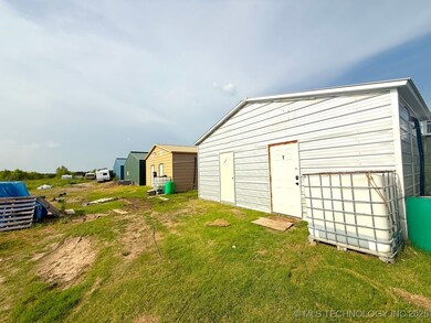 20211 Cedar Rd, Henryetta, OK 74437 - photo 5