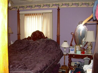 251 37th St SW, Barberton, OH 44203 - photo 4