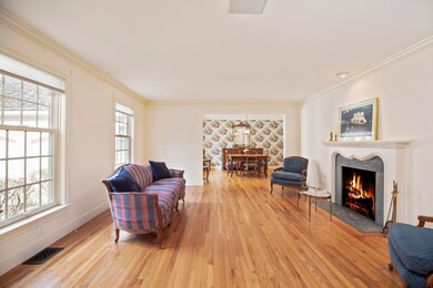 006-photo-living-room-6955208