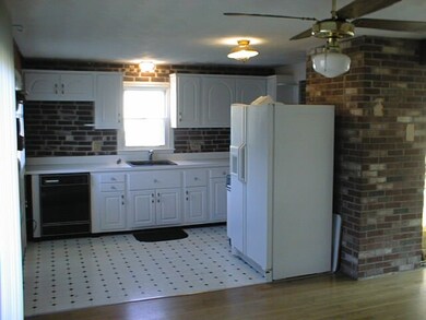 14 Tuttle Ln, Greenland, NH 03840 - photo 2