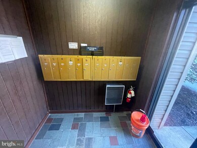 1703 Mount Washington Ct unit D, Baltimore, MD 21209 - photo 2