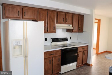 11221 Greenmount Ave, Hagerstown, MD 21740 - photo 7