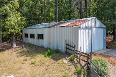 WORKSHOP AND MAN CAVE