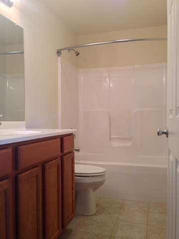 85 Sparrow Rd, Carpentersville, IL 60110 - photo 6