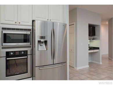 Kitchen. High end stainless steel appliances inclu