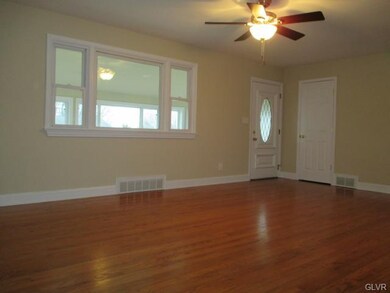 305 E Laurel Ave, Pen Argyl, PA 18072 - photo 6