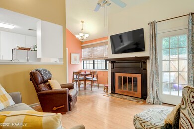 208 Yvonne St C -6
