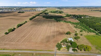 4410 Ploetz Rd, Seguin, TX 78155 - photo 3