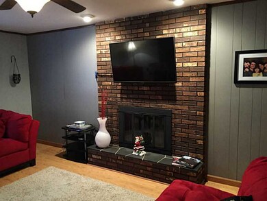 Den/Family/Great Room. Comfortable and inviting~re