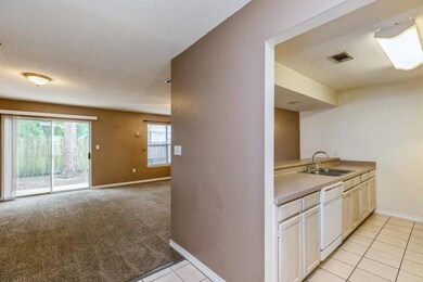 06_1830PointedLeafLn_2008_Hallwayview_Fl
