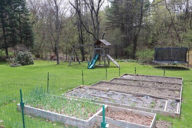 127 Stone Crest Ave, White River Junction, VT 05001 - photo 2