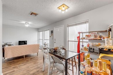 Sunchase unit 210, Austin, TX 78705 - photo 7