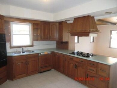 9015 Cottage Grove Place, Highland, IN 46322 - photo 3