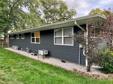 120 S 34th St, Mattoon, IL 61938 - photo 7