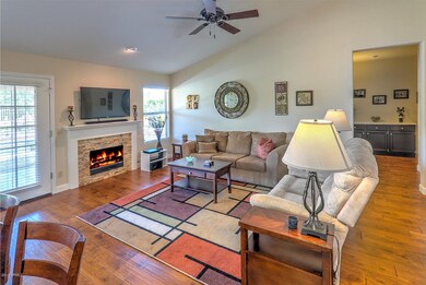 4220 E Rancho Tierra Dr Cave-large-007-2