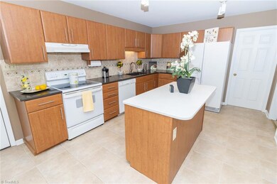 3420 Wildwood Ave, High Point, NC 27265 - photo 5