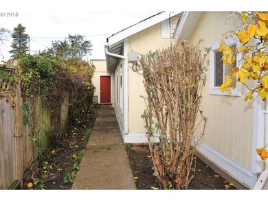 10781 Main St NE, Donald, OR 97020 - photo 4