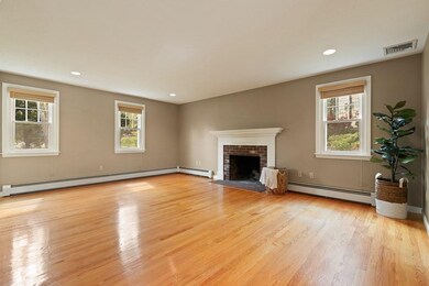 111 Worcester Ln, Waltham, MA 02451 - photo 7