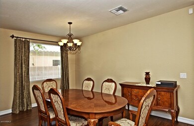 005_Formal Dining
