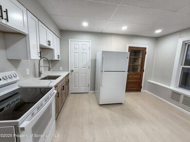 1515 Myrtle St, Scranton, PA 18510 - photo 2