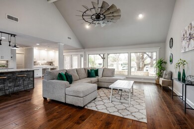 317 Granada Calle St, Granbury, TX 76049 - photo 7