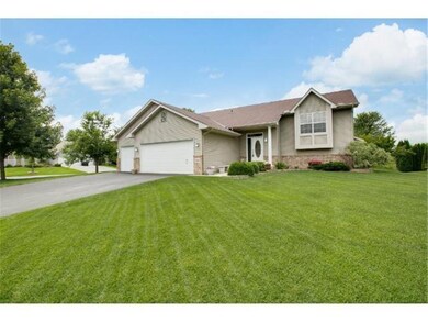 Welcome home to 7927 Joseph Ct, Lino Lakes! Beauti
