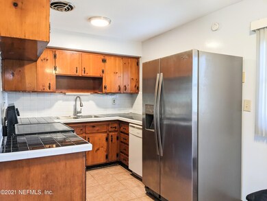 6519 Burgundy Rd S, Jacksonville, FL 32210 - photo 3