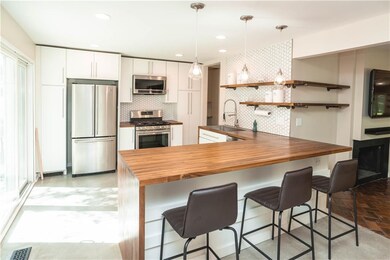 3121 SW 30th St, Des Moines, IA 50321 - photo 2