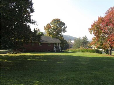 Yard/Garden. Private rear yard