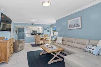 03_861SCollierBlvd_206_93_LivingRoomDini