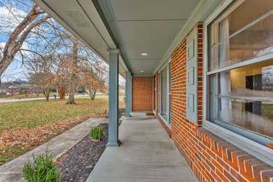 124 N Laurel Cir, Columbia, TN 38401 - photo 4