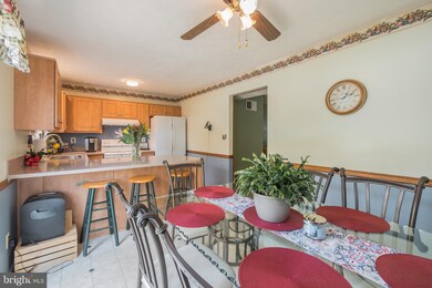 822 Sleepy Hollow Ct, Edgewood, MD 21040 - photo 5