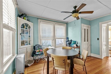 11 Dartmouth St, Newport, RI 02840 - photo 5
