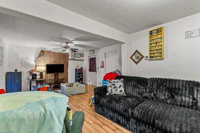 301 W Pleasant St, Aurora, MO 65605 - photo 5