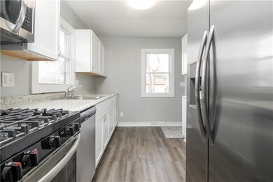 800 E 21st Ct, Des Moines, IA 50317 - photo 5