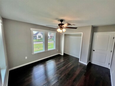 1320 Melbourne St unit A, Houston, TX 77022 - photo 6