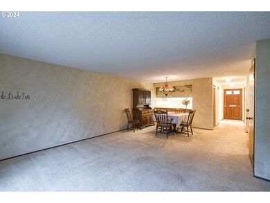 1100 N Meridian St unit 18, Newberg, OR 97132 - photo 5