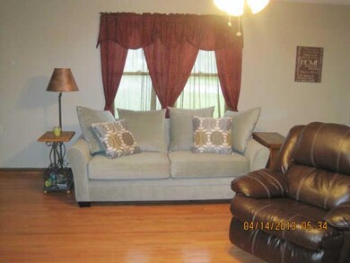 215 Riggs Ave, Portland, TN 37148 - photo 2