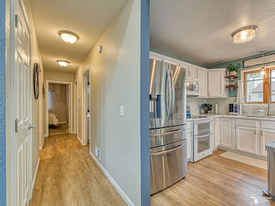 6796 Hartland Rd, Temperance, MI 48182 - photo 7